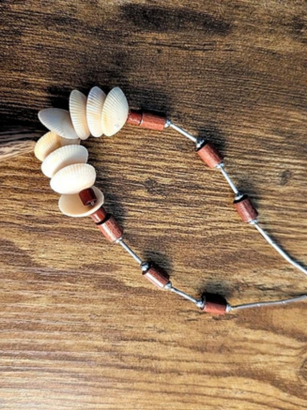 14 Inch Shell Pendant Necklace - Picture 5 of 9